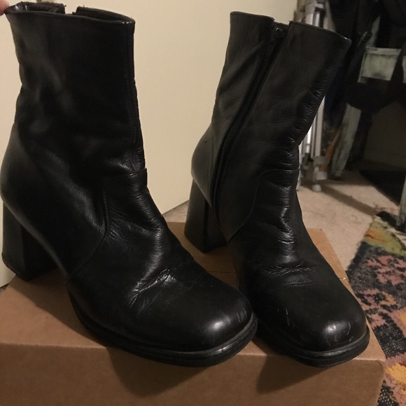 Black booties - Picture 3 of 3